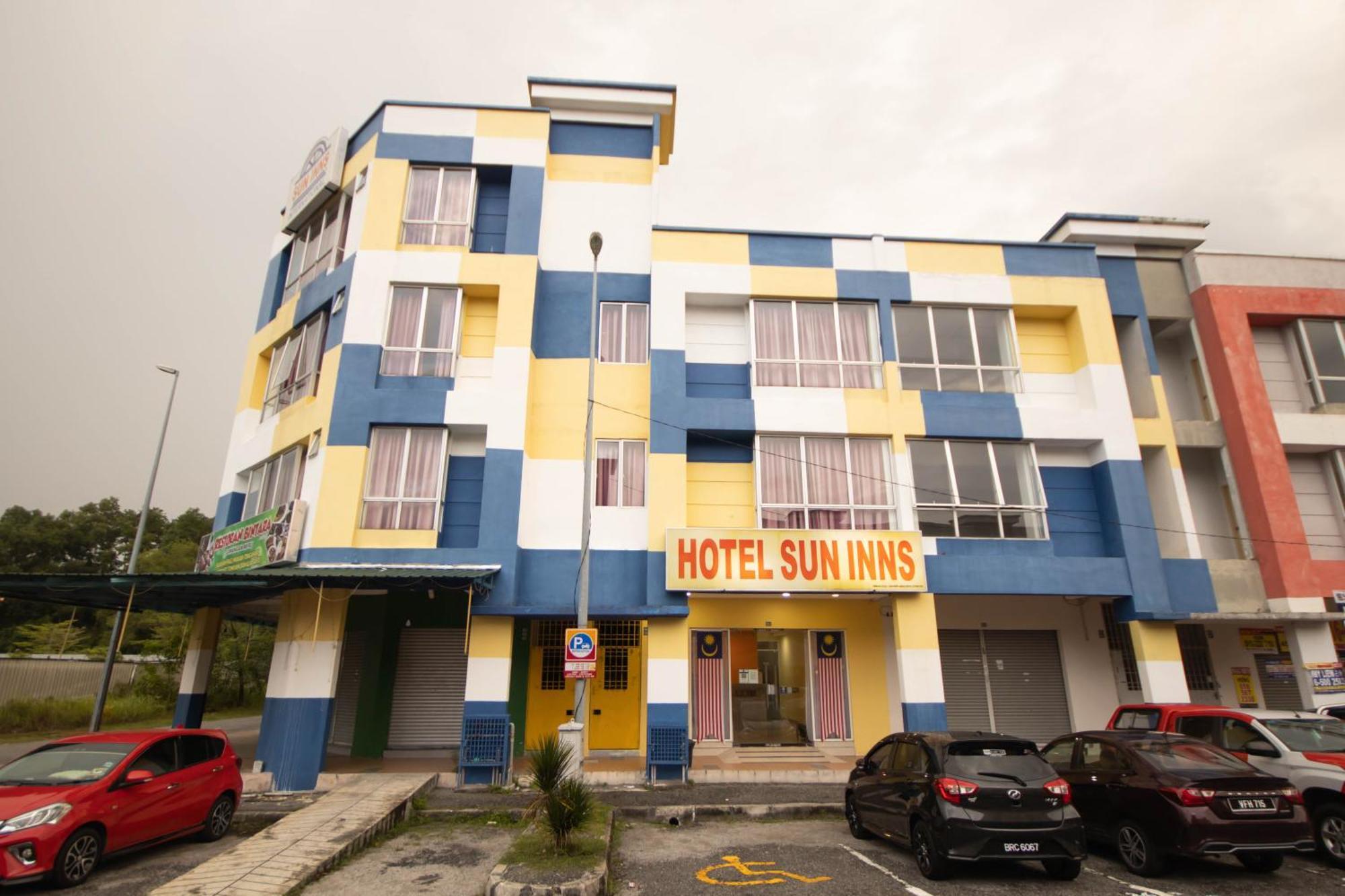Sun Inns Hotel Meru Raya Chemor Exterior photo